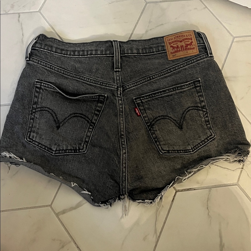 Women's Black Levi Denim Shorts - Picture 2 of 3